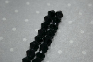 Бусины стеклянные граненые 22 шт на нити №29 черный